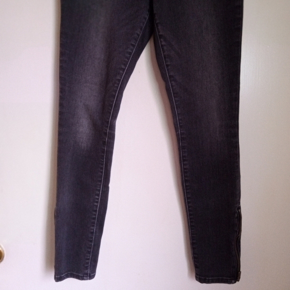 Athleta black ultra skinny high rise jeans with ankle zippers women's size 4 - Picture 2 of 10